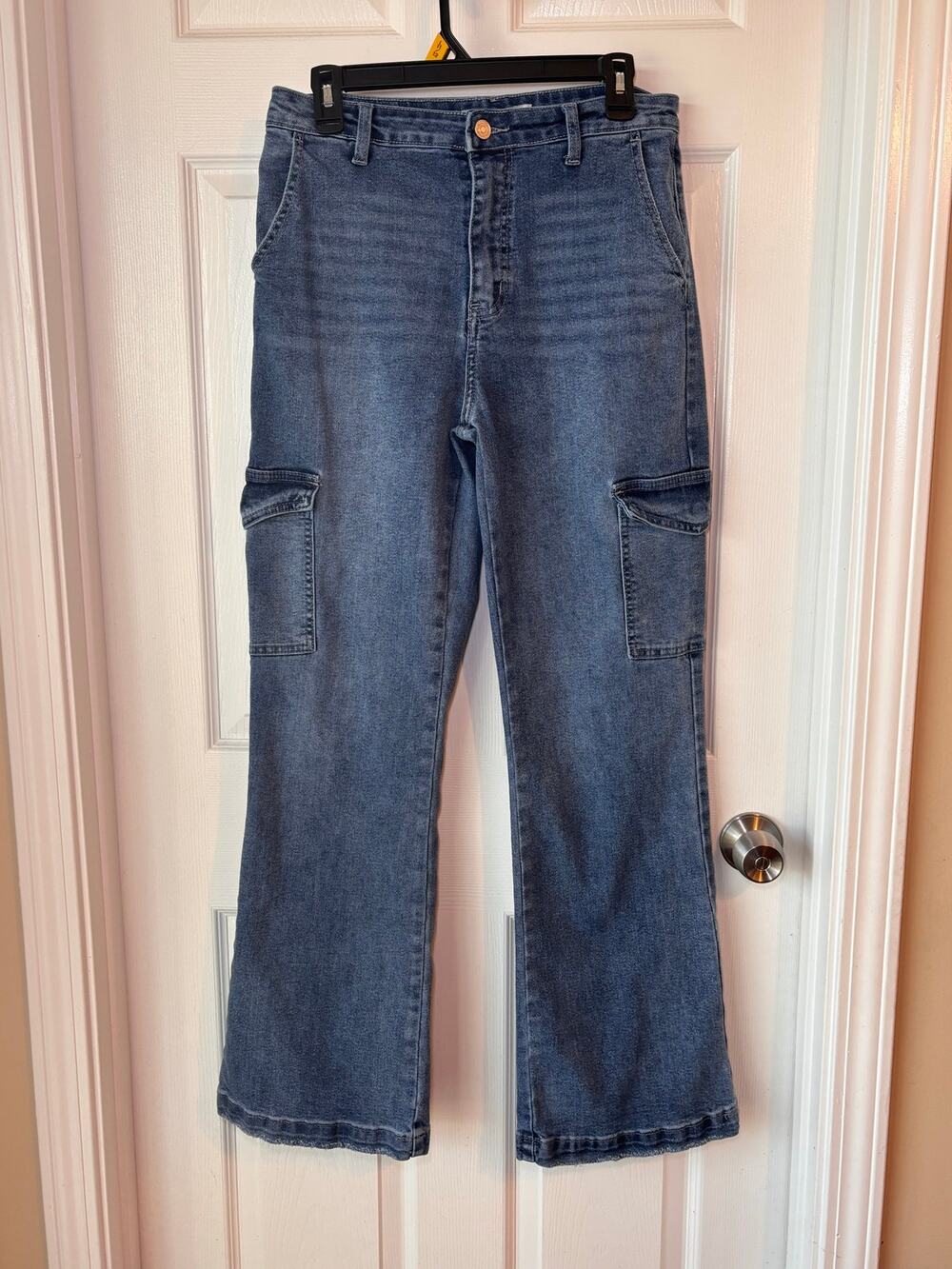 KanCan Women’s Cargo Flare Jeans Size 28 Medium Wash High Rise